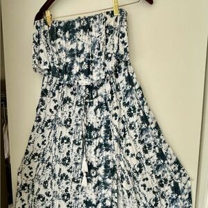 Strapless blue and white dress